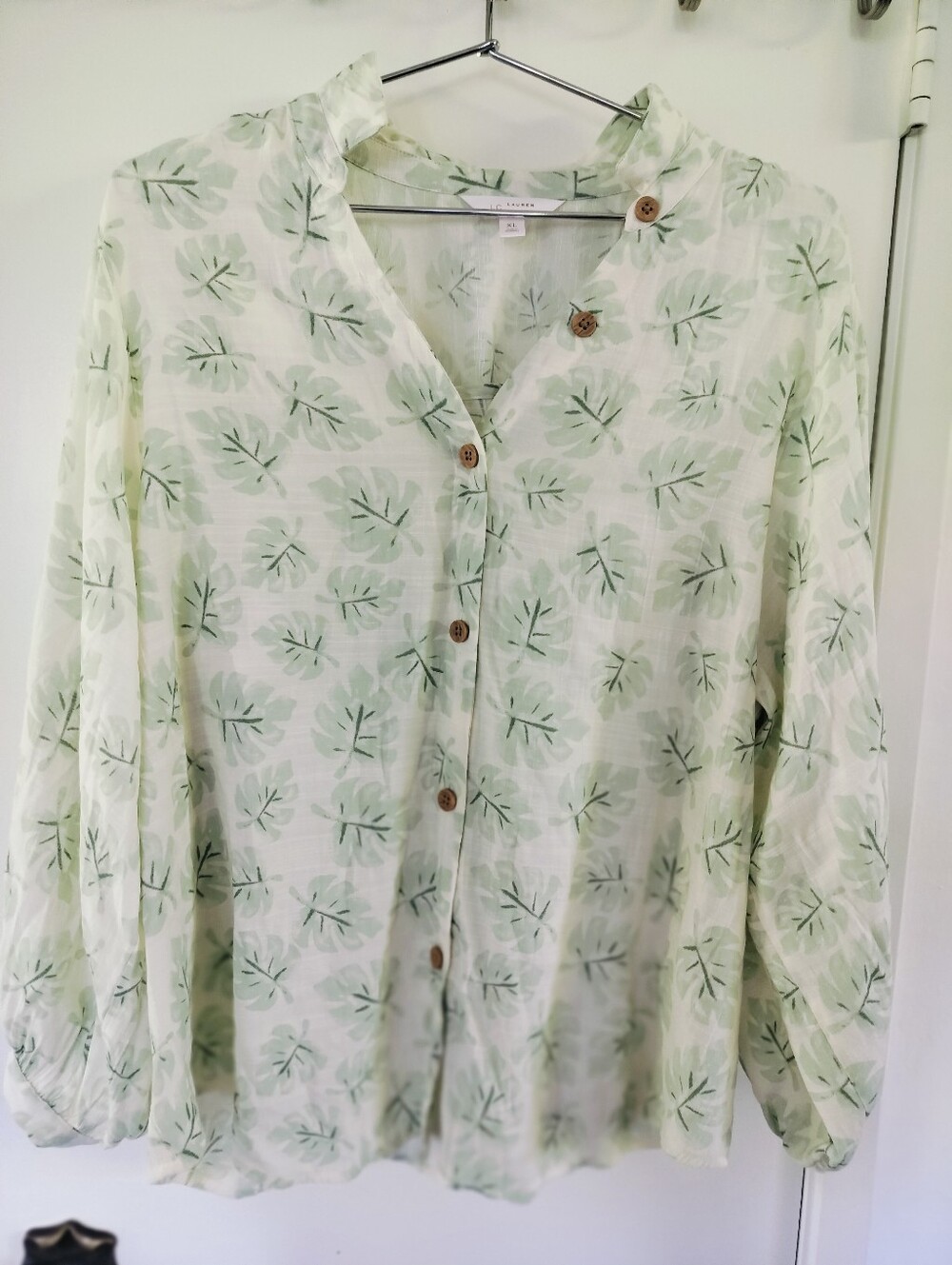 LC Lauren Conrad Boho Tropical Palm Blouse XL Green Balloon Sleeve Rayon Blend